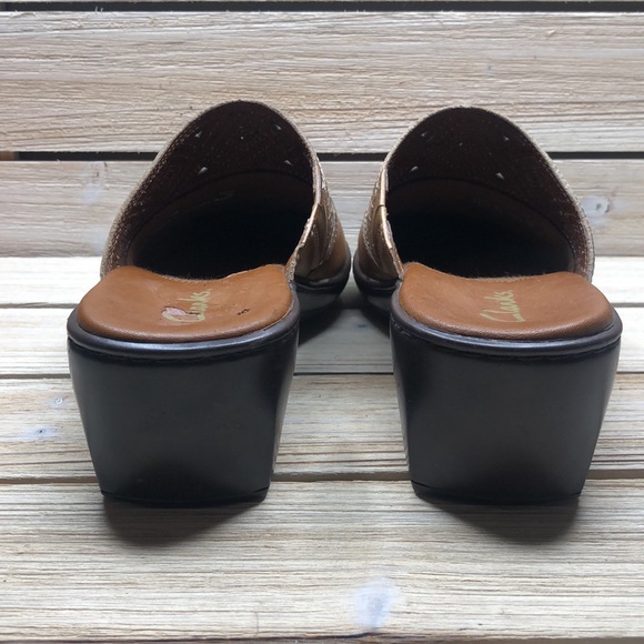 Clarks Tan Slip on Leather 8M Mules - Picture 5 of 7